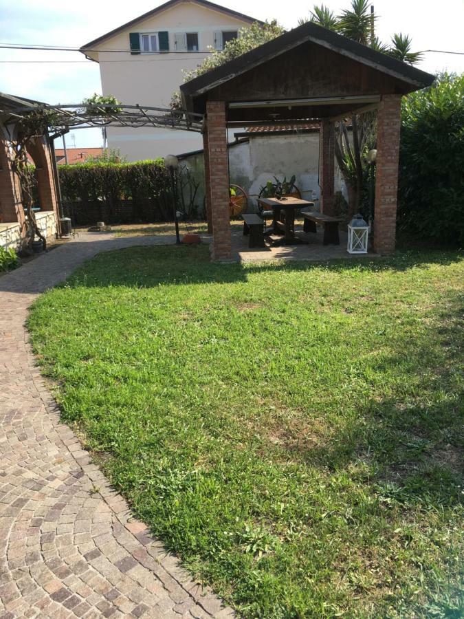 Casa Degli Zii Appartamento Letizia Luni Eksteriør billede